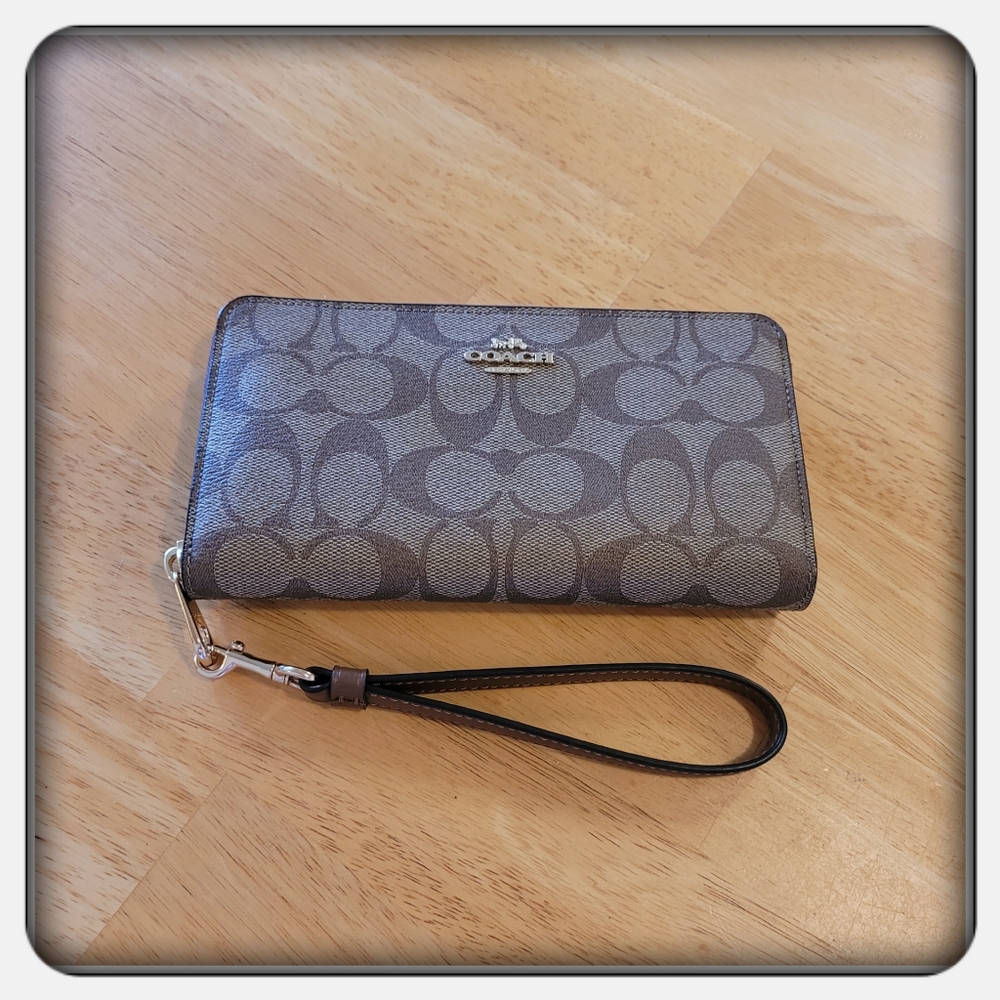 EUC Coach Khaki Signature Long Zip Around Wallet